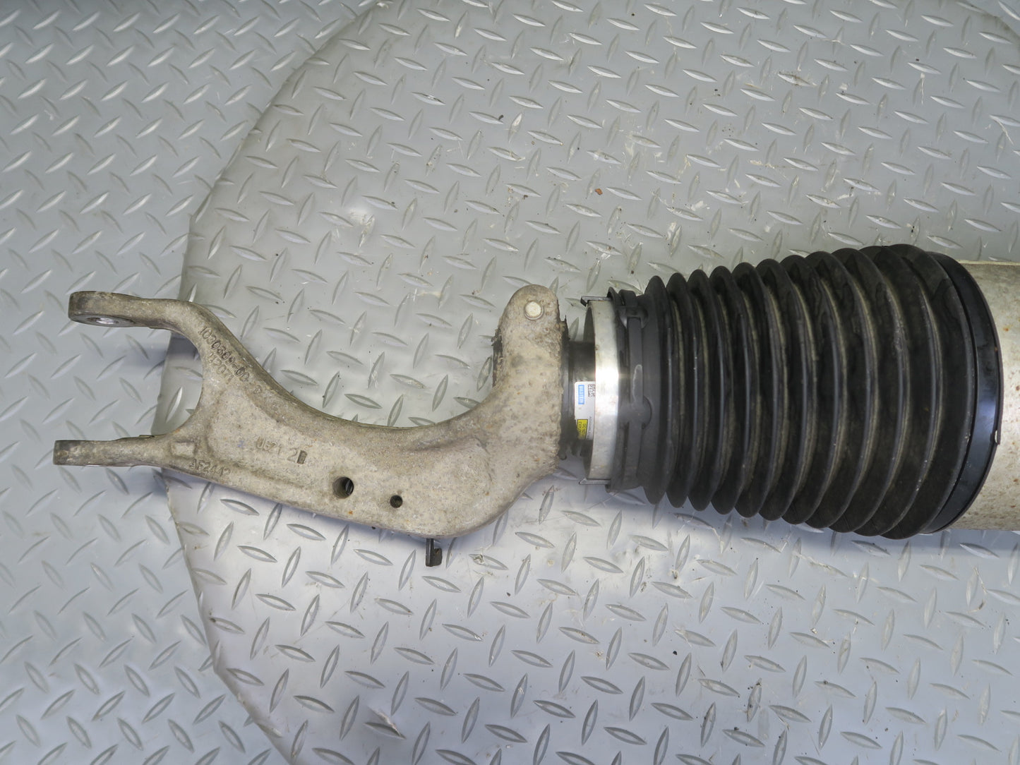 2016-2019 Tesla Model S 75D Front Left Driver Side Air Suspension Shock Strut