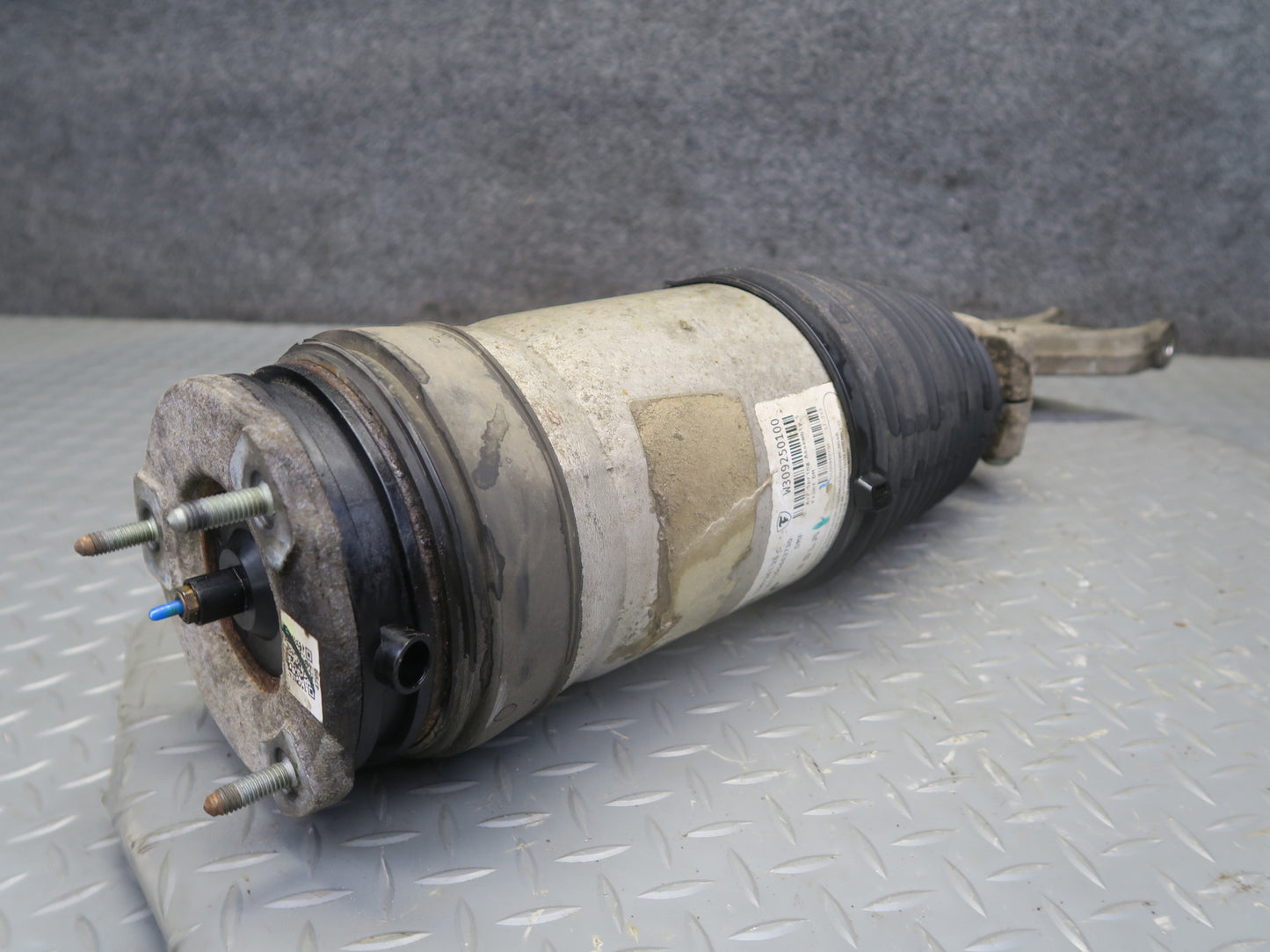 2016-2019 Tesla Model S 75D Front Left Driver Side Air Suspension Shock Strut