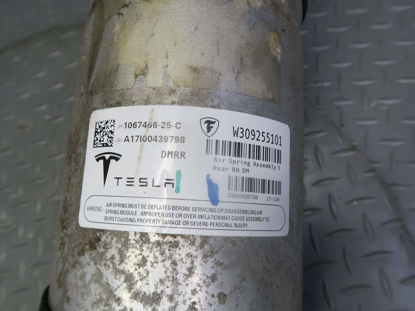 2016-2019 Tesla Model S 75D Rear Right Pass Side Air Suspension Shock Strut