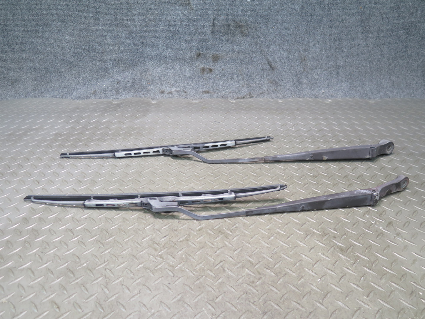84-89 Nissan Z31 300ZX Set of 2 Front Windshield Left & Right Wiper Arm OEM