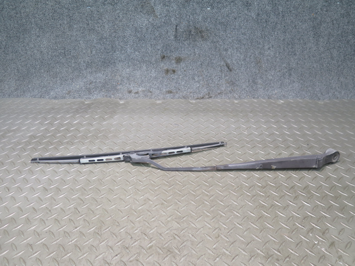 84-89 Nissan Z31 300ZX Set of 2 Front Windshield Left & Right Wiper Arm OEM