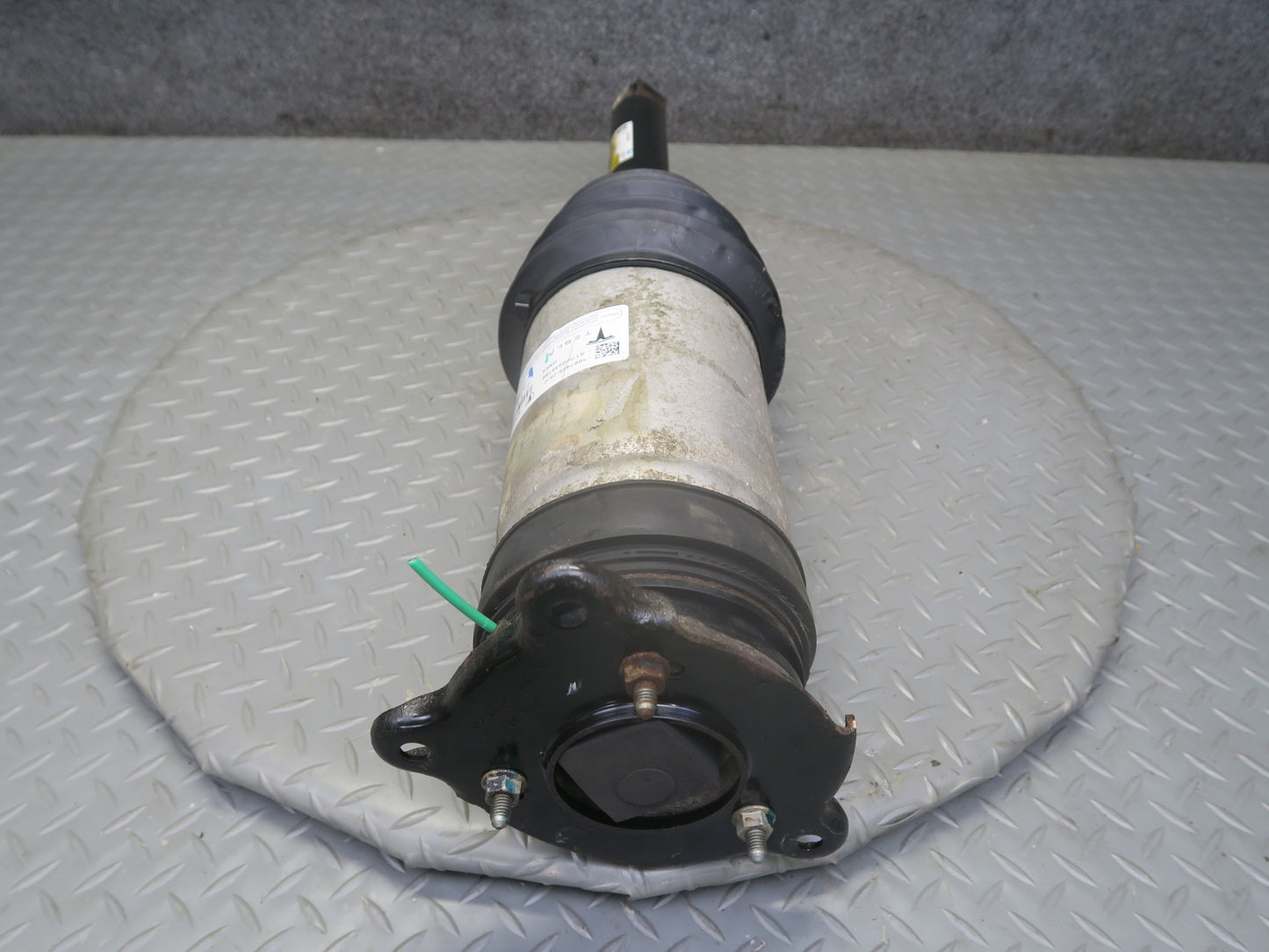 2016-2019 Tesla Model S 75D Rear Right Pass Side Air Suspension Shock Strut