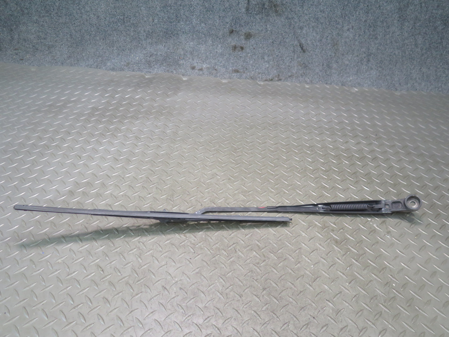 84-89 Nissan Z31 300ZX Set of 2 Front Windshield Left & Right Wiper Arm OEM