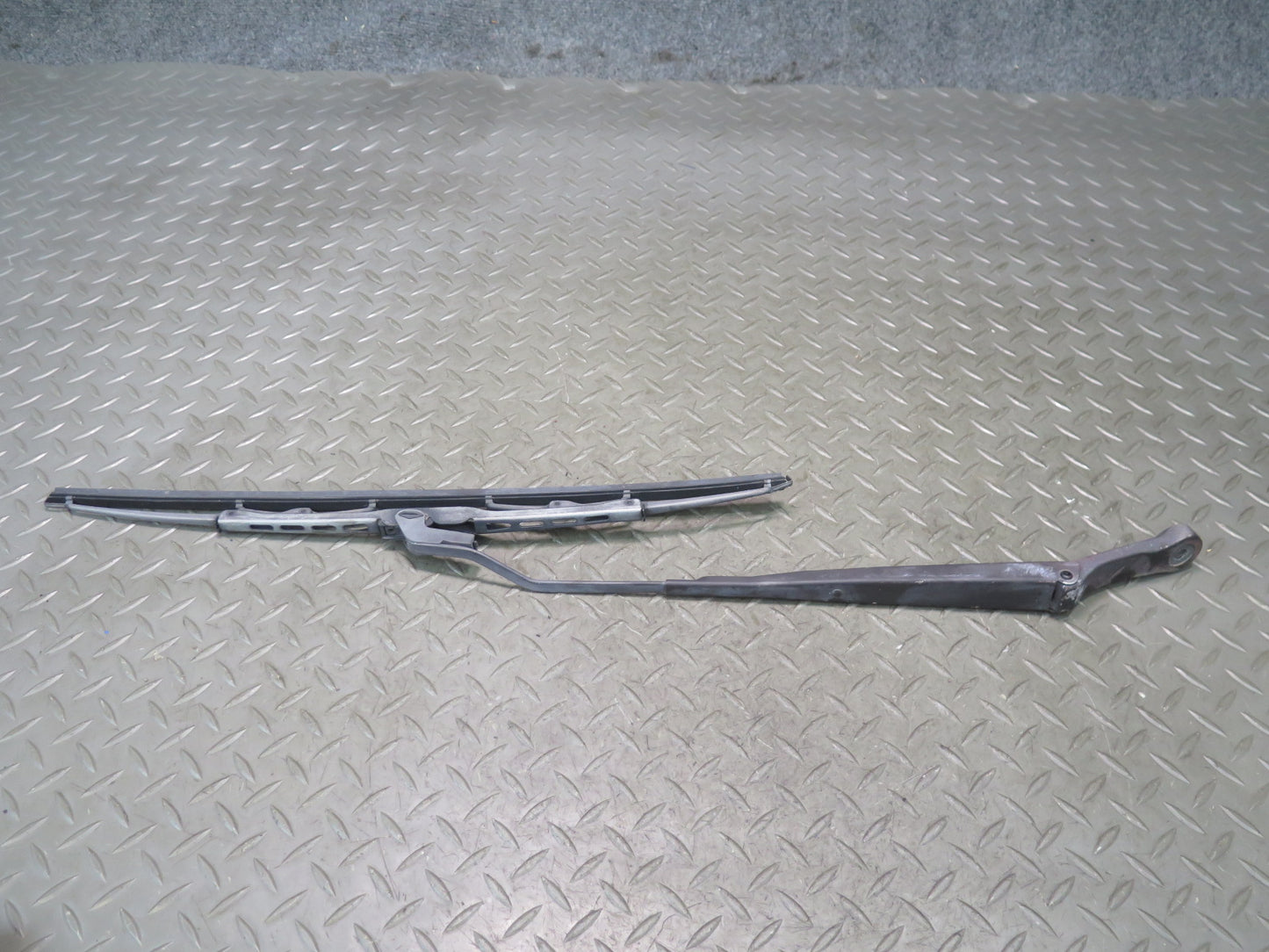 84-89 Nissan Z31 300ZX Set of 2 Front Windshield Left & Right Wiper Arm OEM