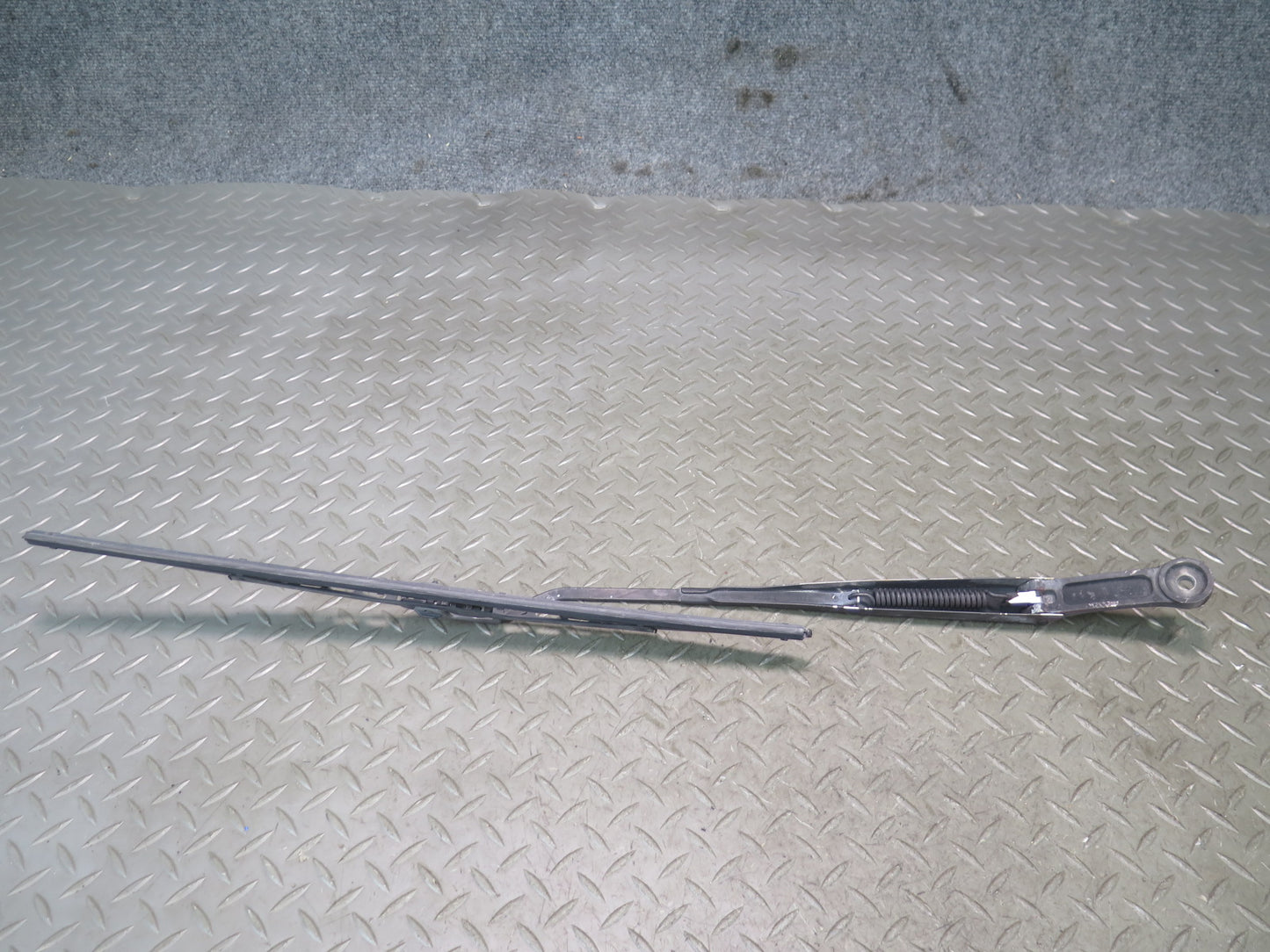 84-89 Nissan Z31 300ZX Set of 2 Front Windshield Left & Right Wiper Arm OEM