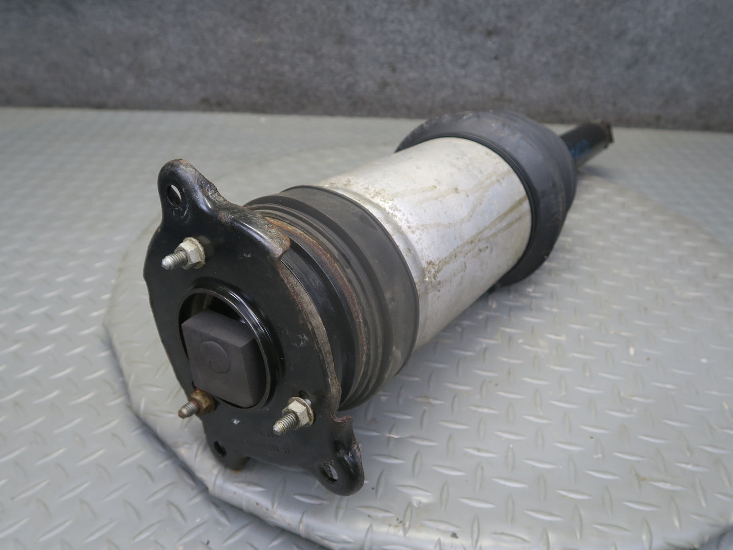 2016-2019 Tesla Model S 75D Rear Right Pass Side Air Suspension Shock Strut