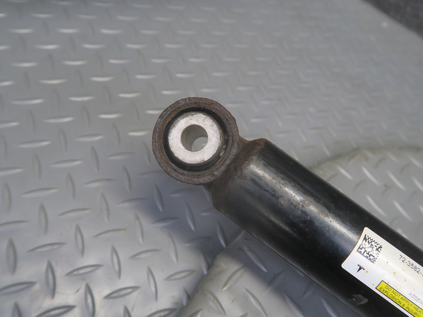 2016-2019 Tesla Model S 75D Rear Left Driver Side Air Suspension Shock Strut