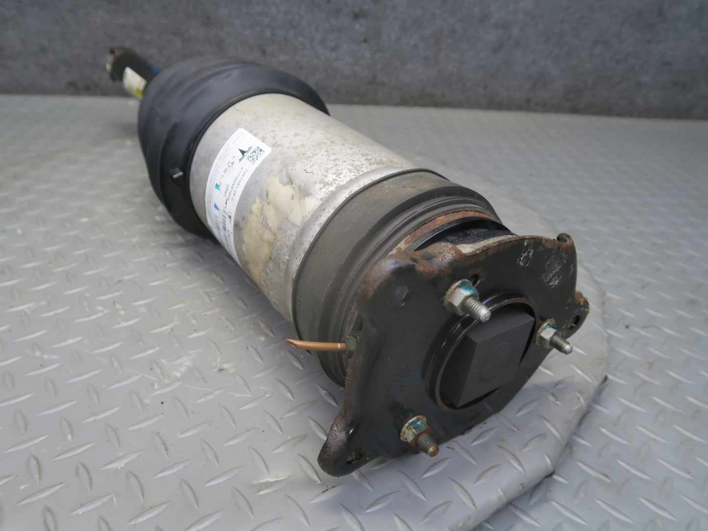 2016-2019 Tesla Model S 75D Rear Left Driver Side Air Suspension Shock Strut
