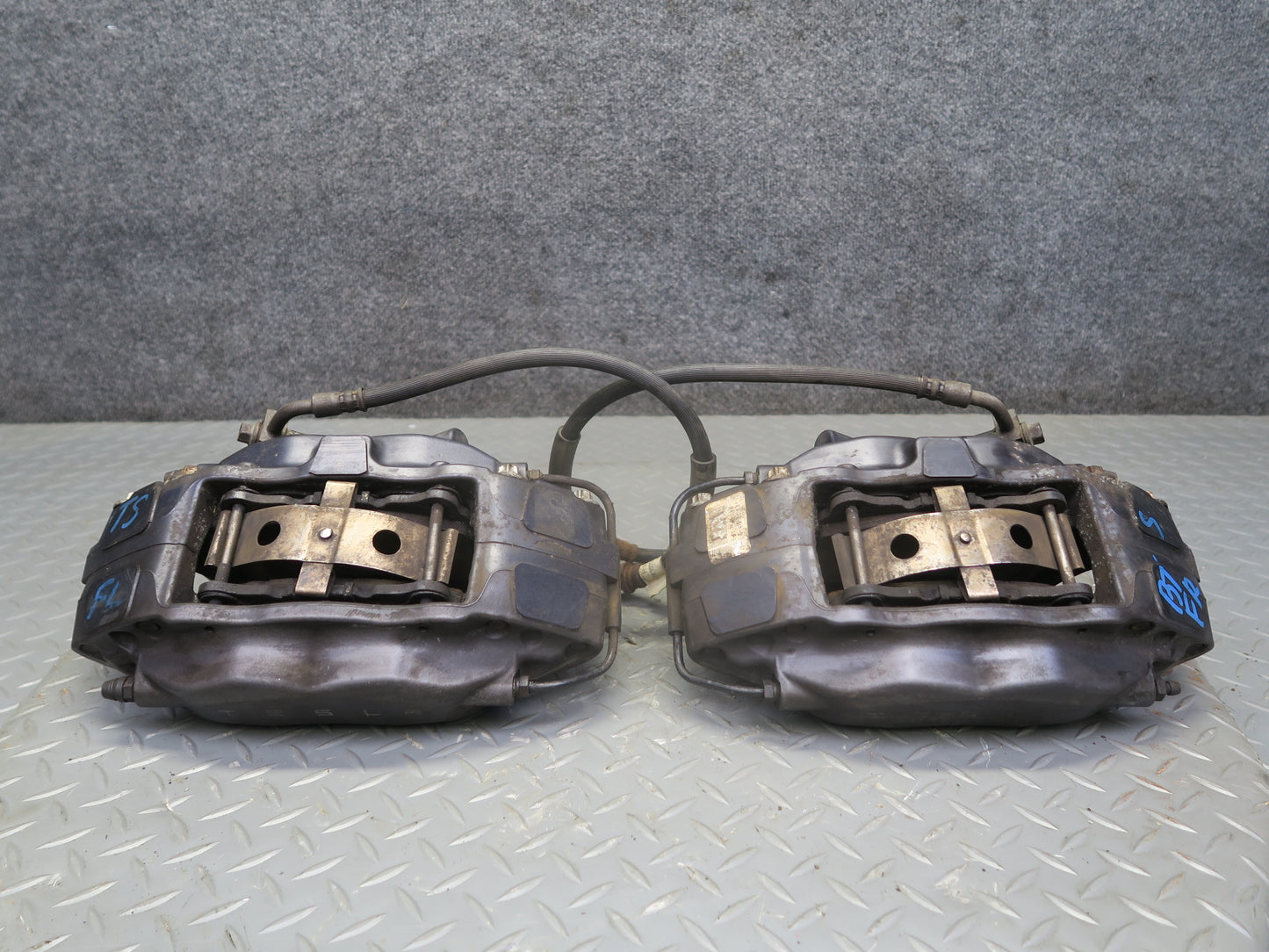 2016-2019 Tesla Model S 75D AWD Front Left & Right Side Brake Caliper Set