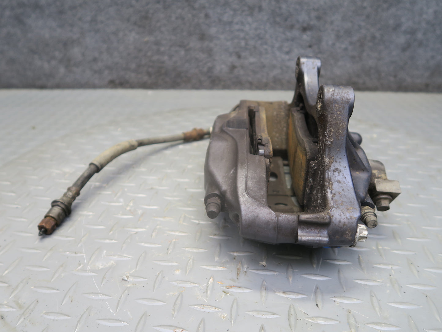 2016-2019 Tesla Model S 75D AWD Front Left & Right Side Brake Caliper Set