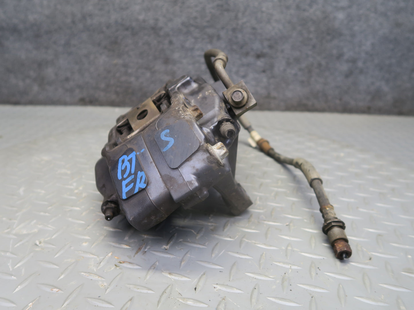2016-2019 Tesla Model S 75D AWD Front Left & Right Side Brake Caliper Set