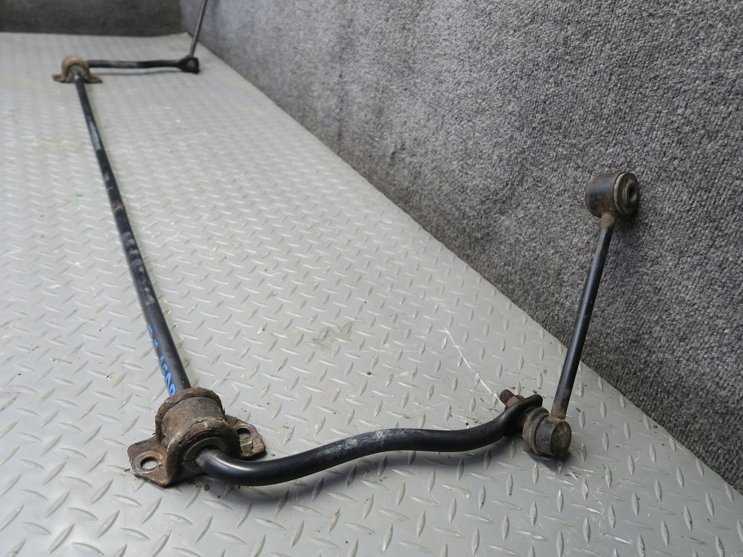 07-18 Jeep Wrangler JK Rear Anti Roll Skate Stabilizer Sway Bar OEM