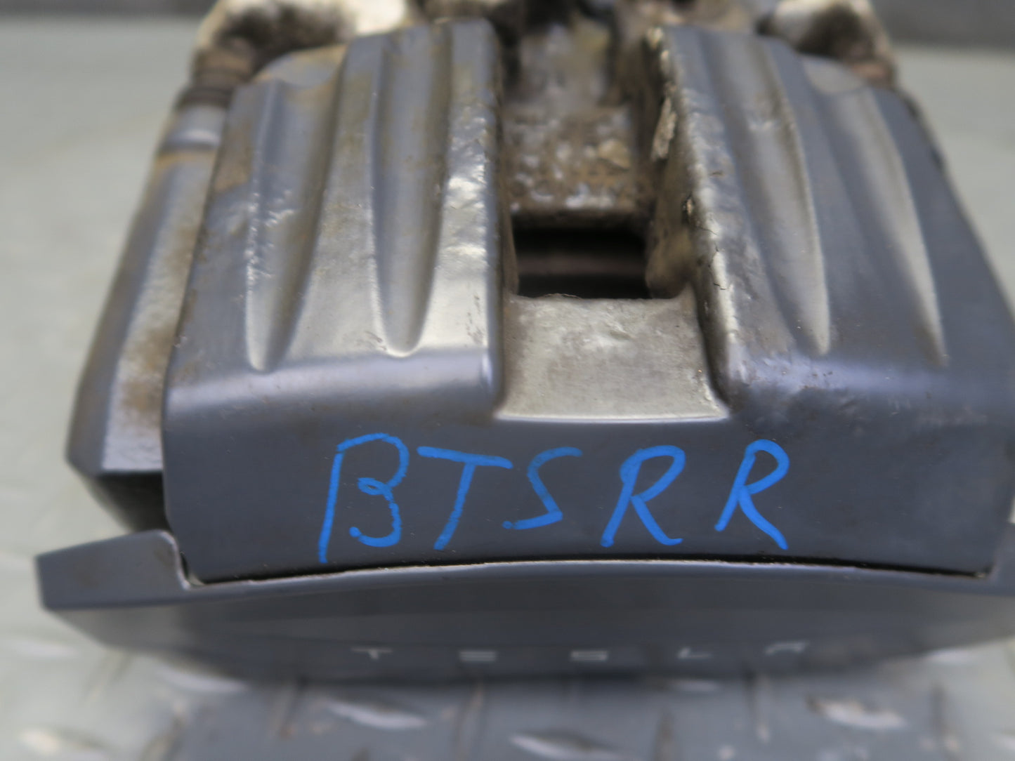 2016-2019 Tesla Model S 75D AWD Rear Left & Right Side Brake Caliper Set