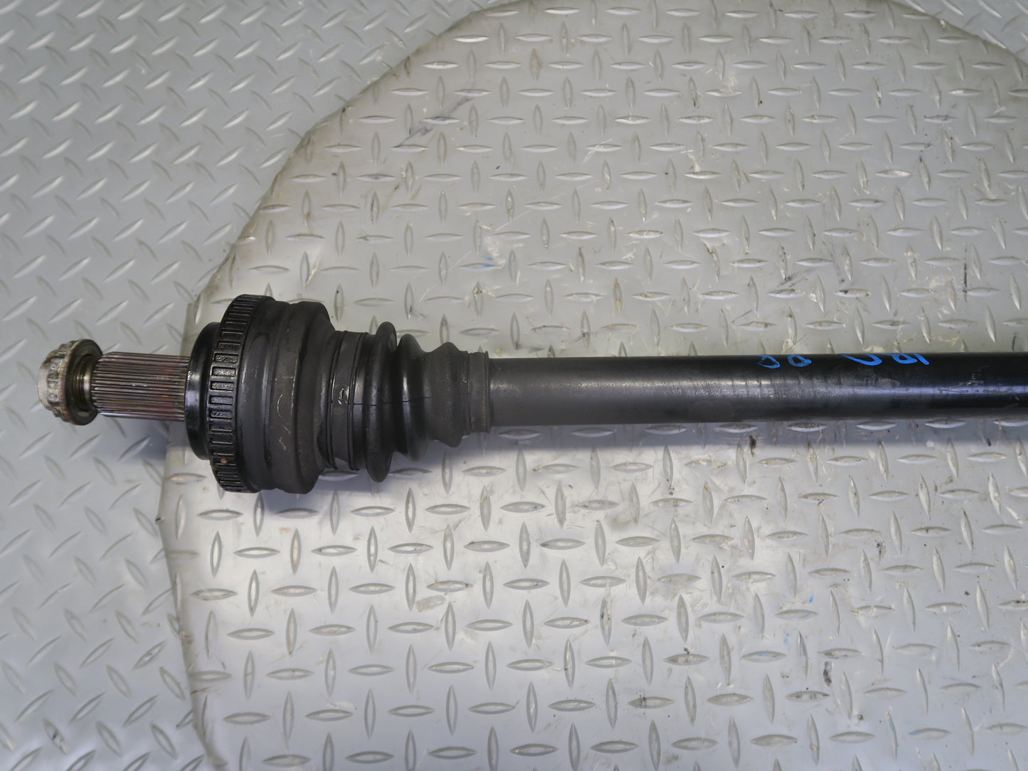 01-06 BMW E46 330Ci M54 RWD A/T Rear Right Suspension Axle Shaft 7505290 OEM