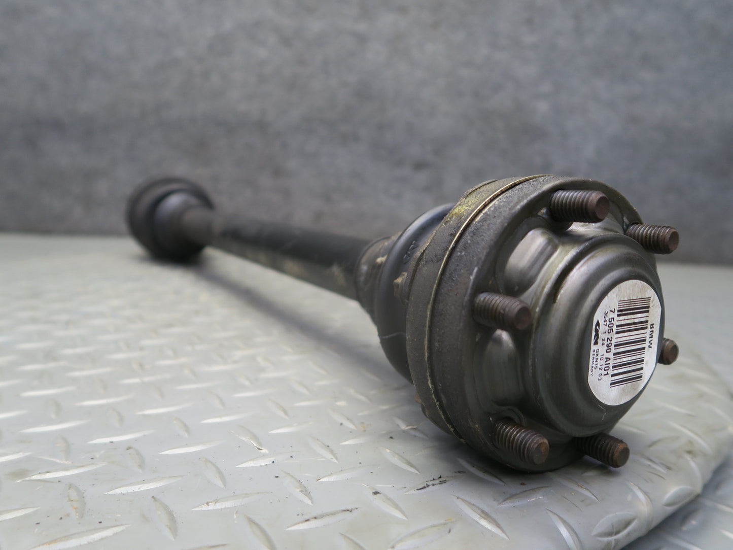 01-06 BMW E46 330Ci M54 RWD A/T Rear Right Suspension Axle Shaft 7505290 OEM