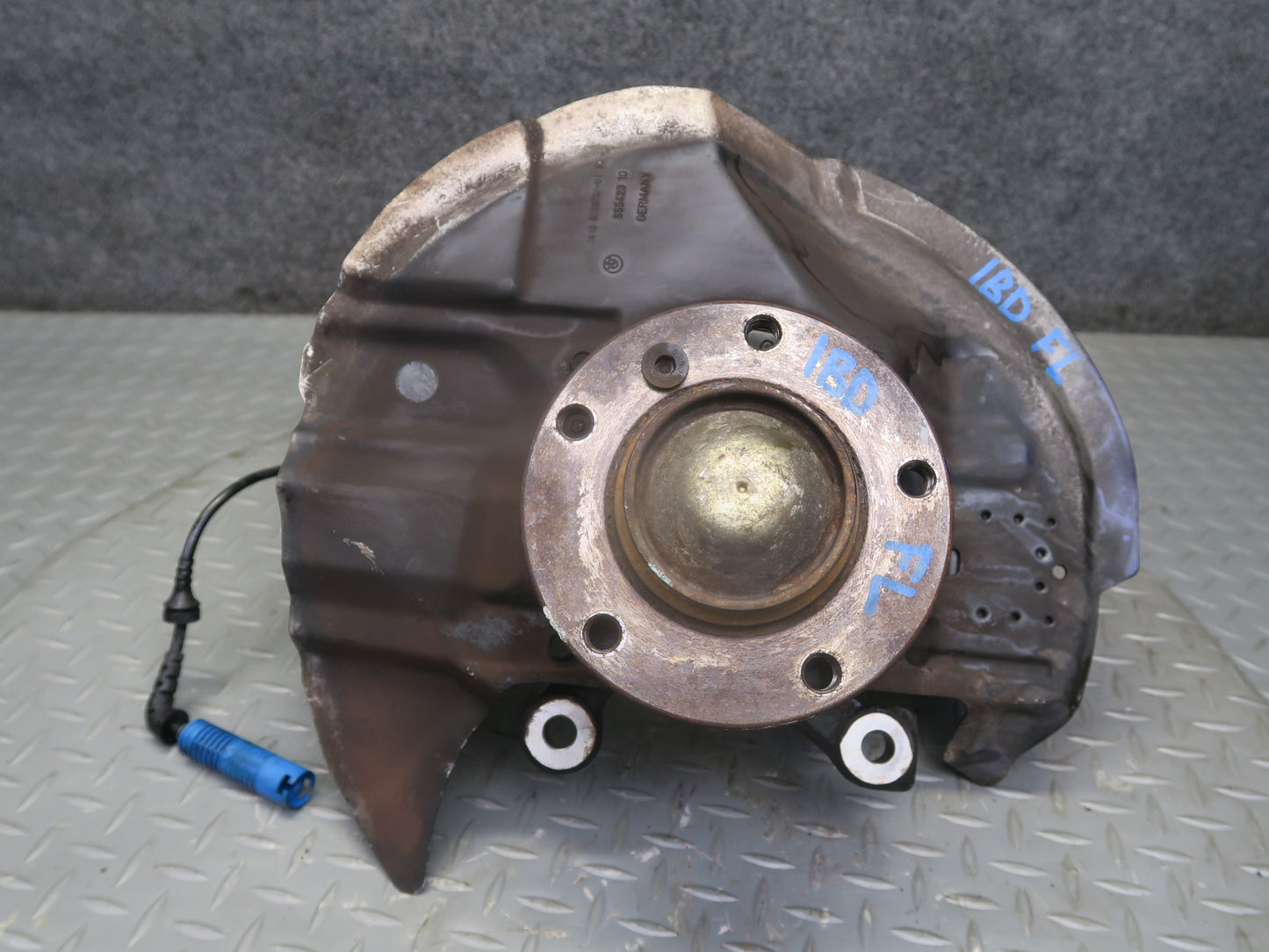 01-06 BMW E46 330ci RWD Front Left Spindle Knuckle Wheel Hub Bearing OEM