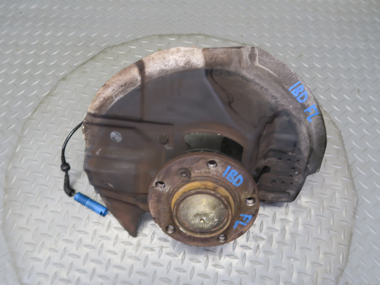 01-06 BMW E46 330ci RWD Front Left Spindle Knuckle Wheel Hub Bearing OEM