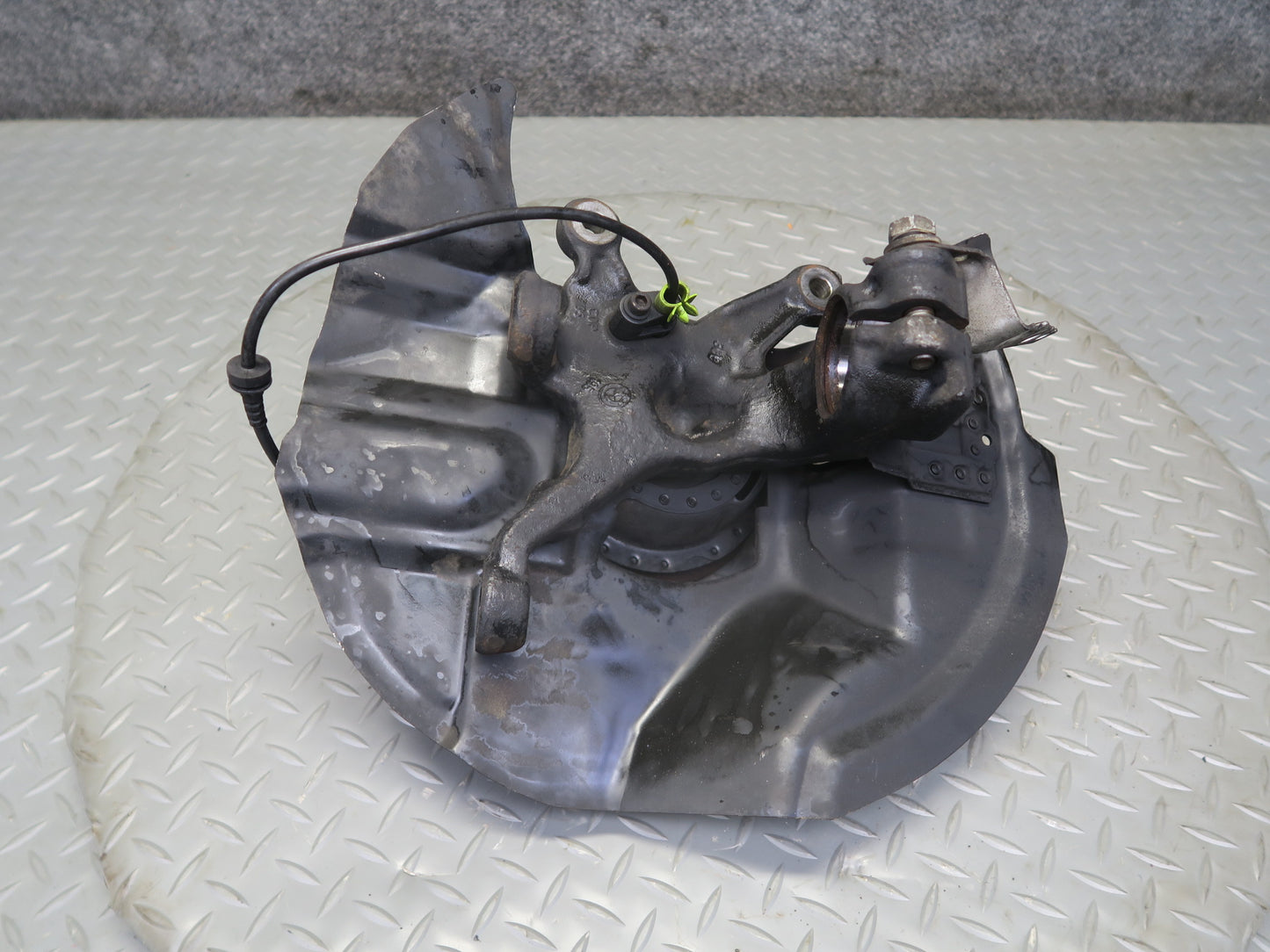 01-06 BMW E46 330ci RWD Front Left Spindle Knuckle Wheel Hub Bearing OEM