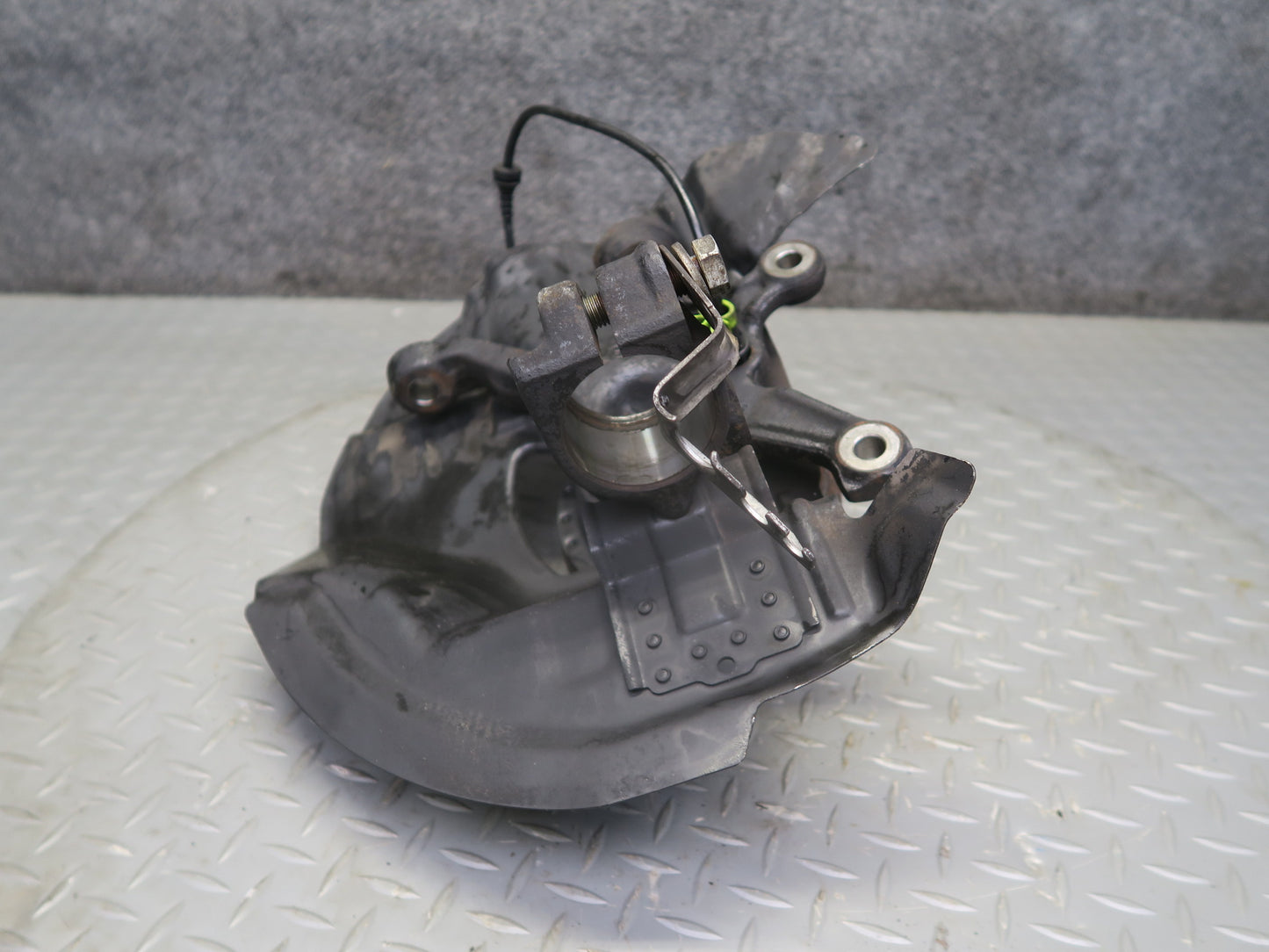 01-06 BMW E46 330ci RWD Front Left Spindle Knuckle Wheel Hub Bearing OEM