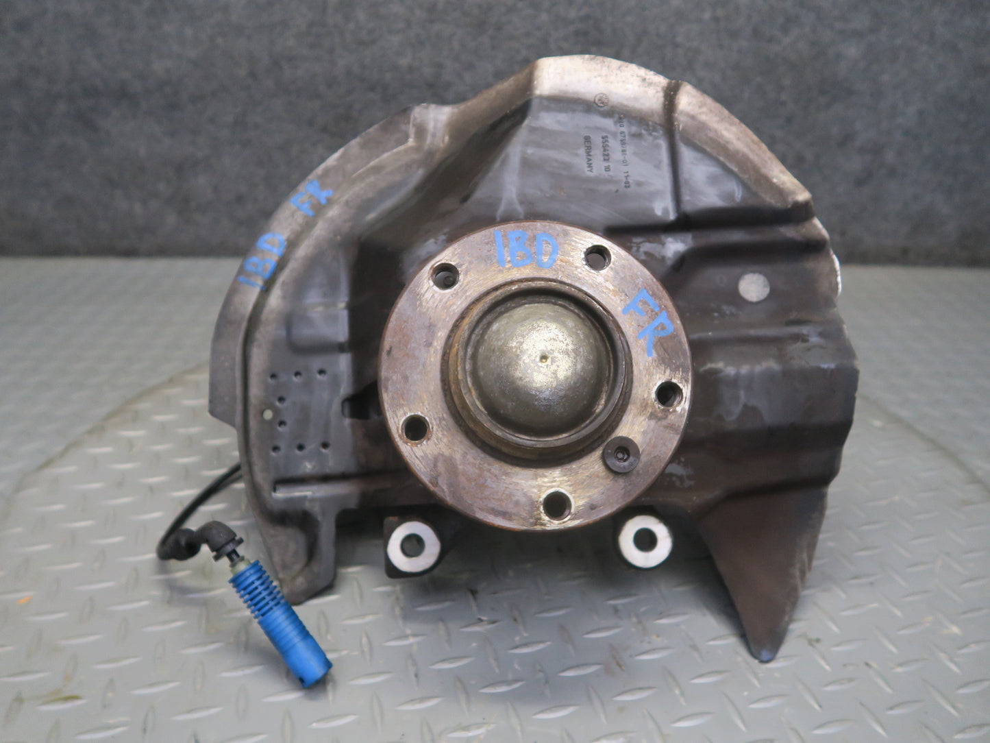 02-06 BMW E46 330i 330ci RWD Front Right Spindle Knuckle Wheel Hub Bearing OEM