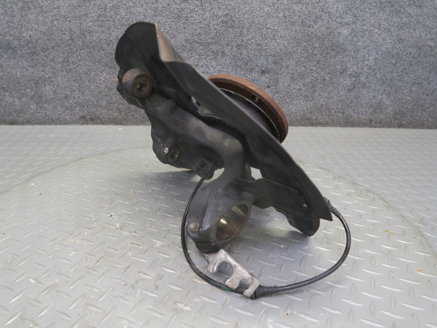 02-06 BMW E46 330i 330ci RWD Front Right Spindle Knuckle Wheel Hub Bearing OEM
