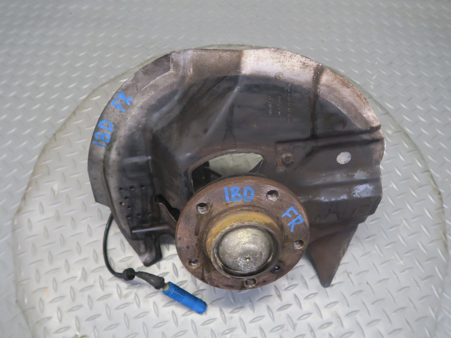 02-06 BMW E46 330i 330ci RWD Front Right Spindle Knuckle Wheel Hub Bearing OEM