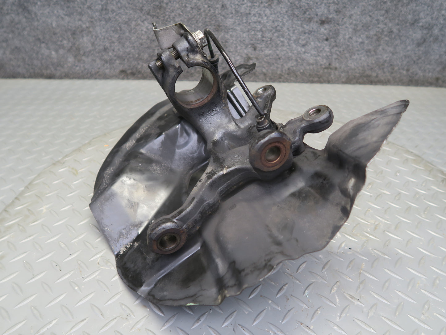 02-06 BMW E46 330i 330ci RWD Front Right Spindle Knuckle Wheel Hub Bearing OEM