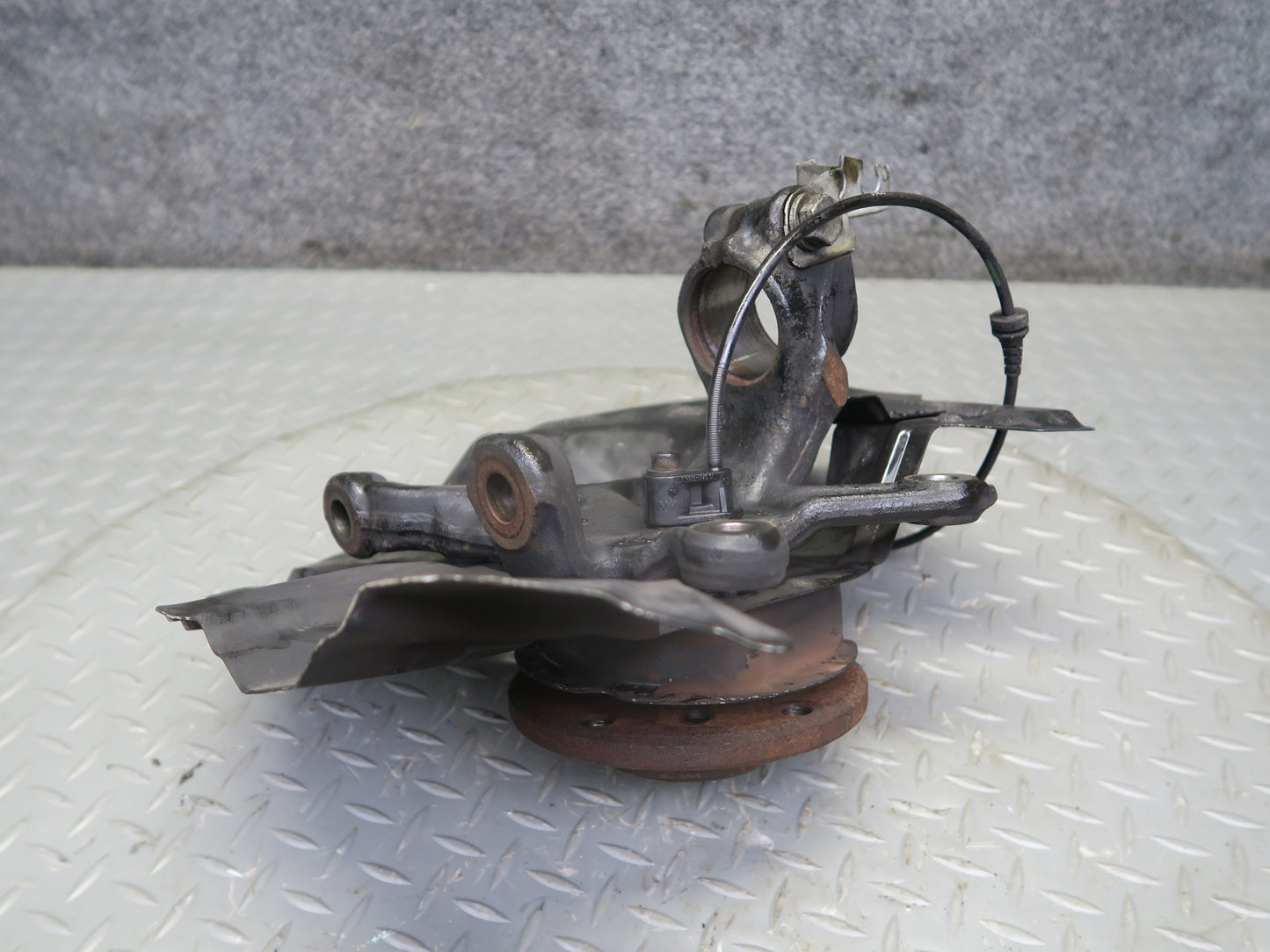 02-06 BMW E46 330i 330ci RWD Front Right Spindle Knuckle Wheel Hub Bearing OEM