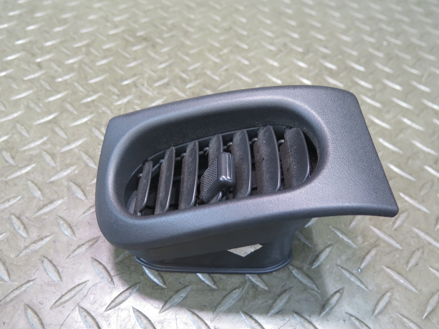05-13 Chevrolet Corvette C6 Dash Front Right Air Vent Grille 10323198 OEM