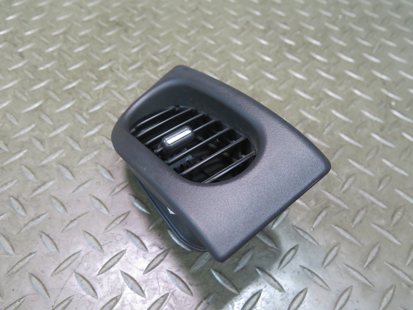05-13 Chevrolet Corvette C6 Dash Front Right Air Vent Grille 10323198 OEM