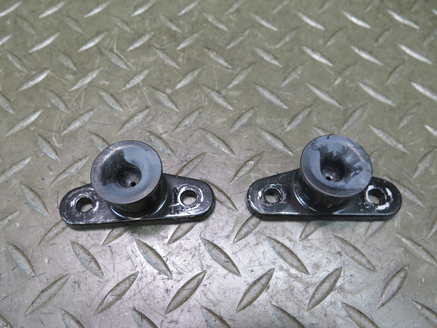 05-13 Chevrolet Corvette C5 Coupe Set of 2 TOP Roof Targa Mounting Bracket OEM