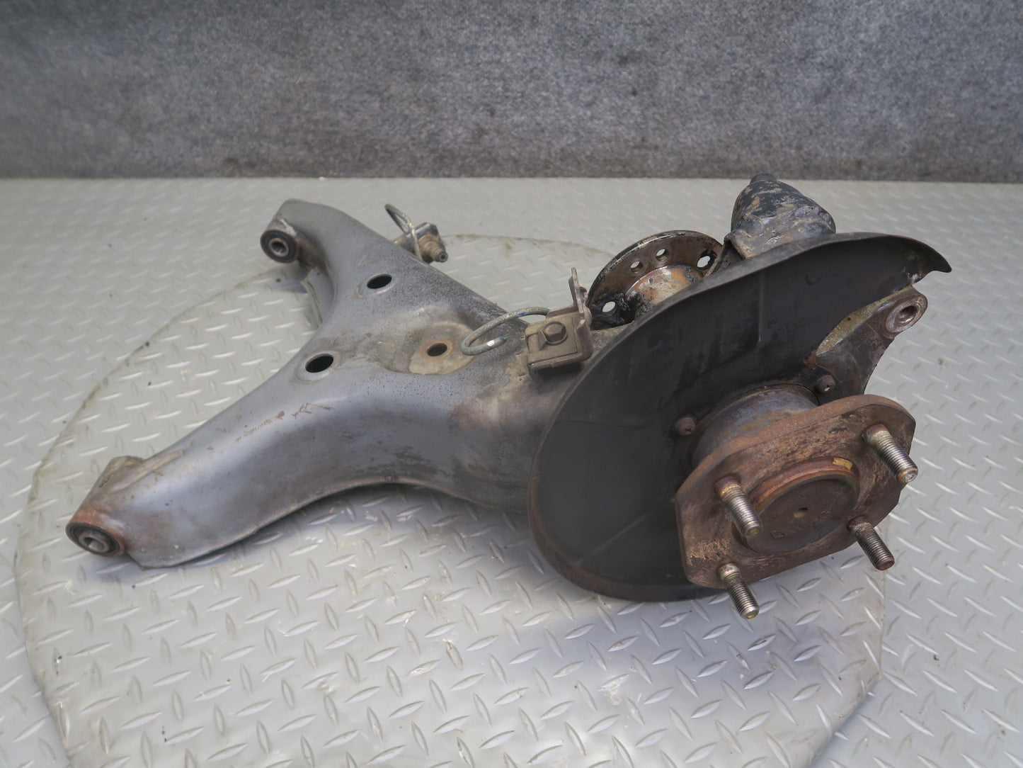 82-83 Datsun 280ZX S130 NA 2+2 Rear Left Trailing Arm Hub Spindle OEM