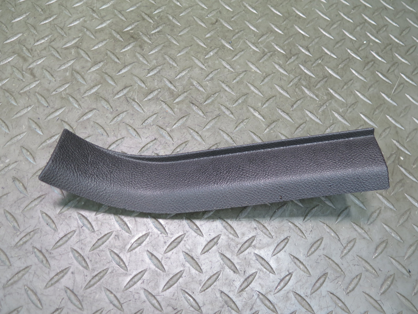 05-13 Chevrolet Corvette C6 Set of 2 Front Left & Right Lower A Pillar Trim OEM