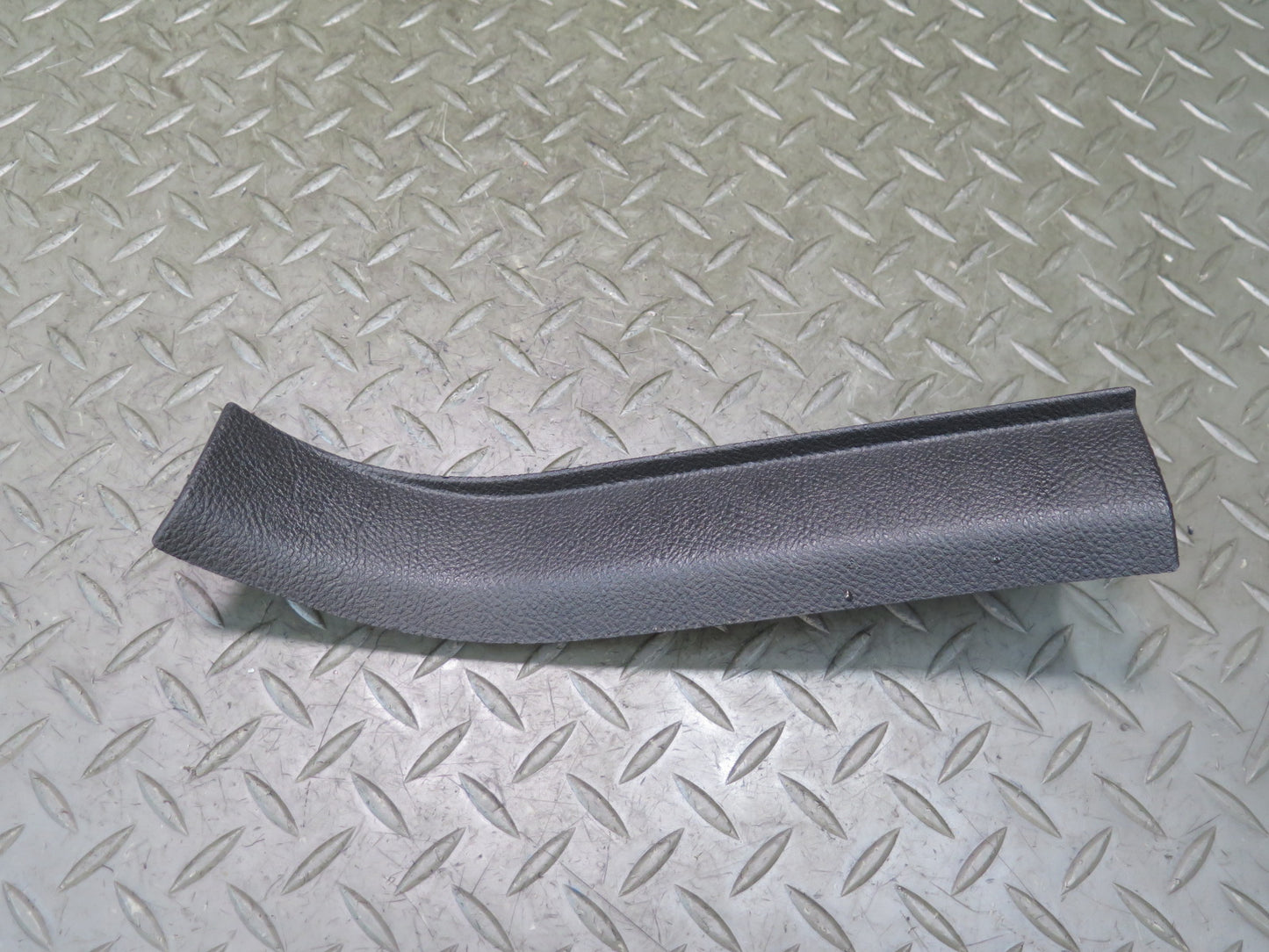 05-13 Chevrolet Corvette C6 Set of 2 Front Left & Right Lower A Pillar Trim OEM