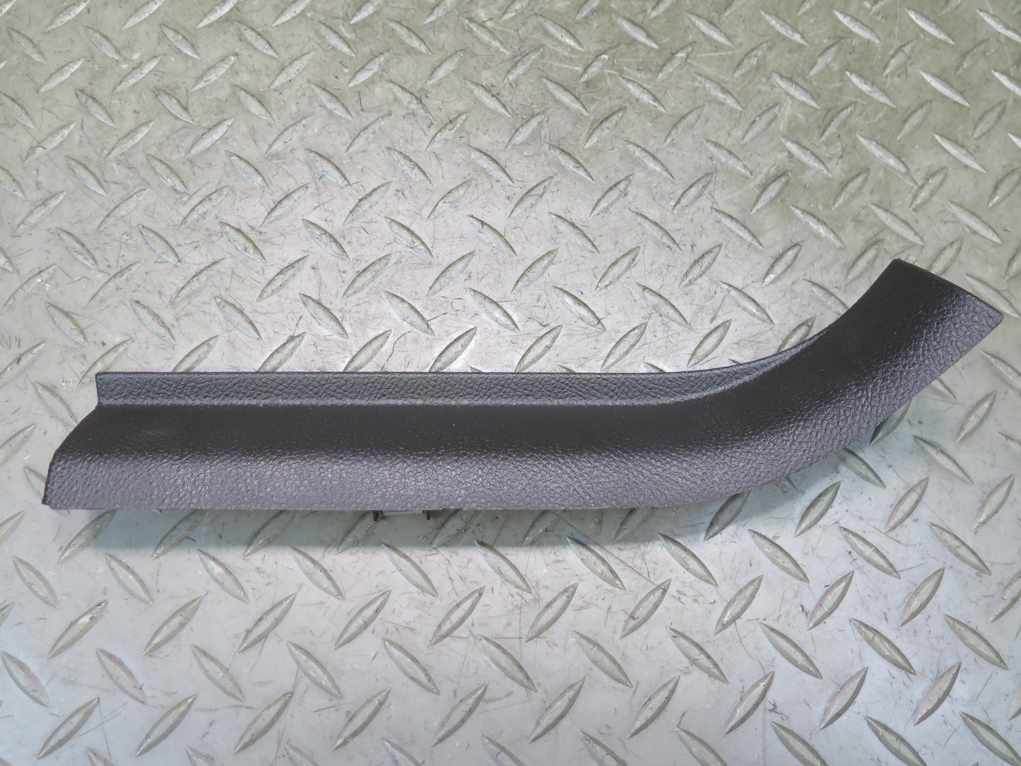 05-13 Chevrolet Corvette C6 Set of 2 Front Left & Right Lower A Pillar Trim OEM