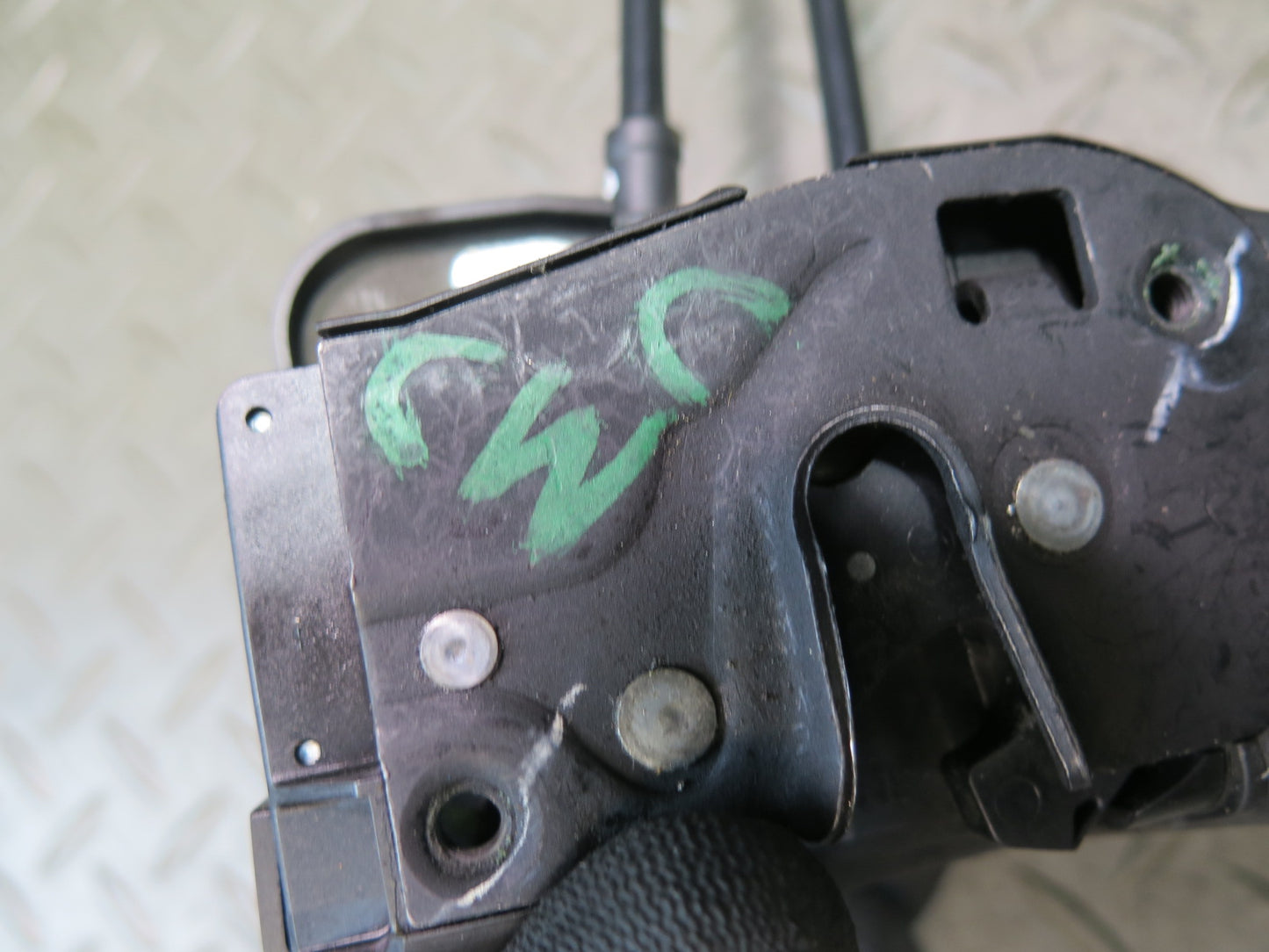 05-13 Chevrolet Corvette C6 Left Driver Door Lock Handle Cable 15212531 OEM