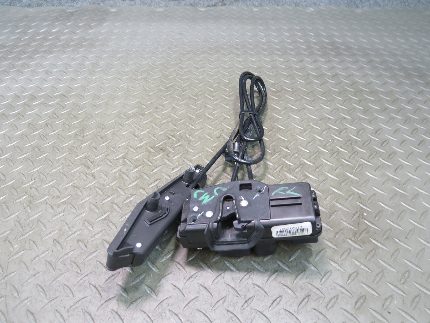 05-13 Chevrolet Corvette C6 Left Driver Door Lock Handle Cable 15212531 OEM