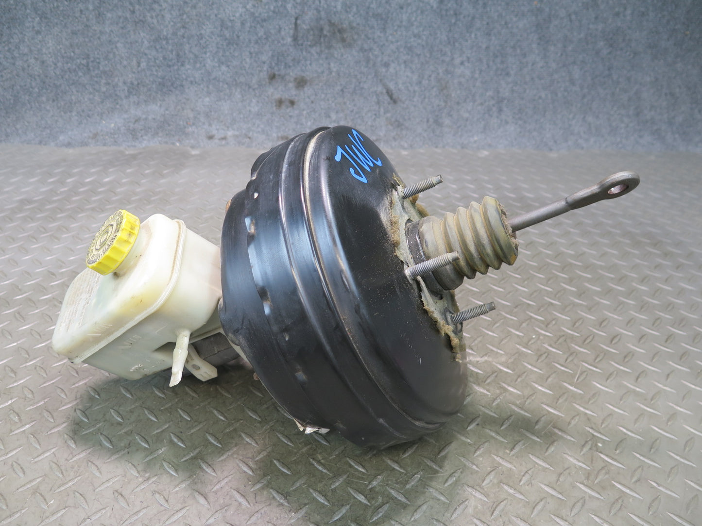 11-18 Jeep Wrangler JK Brake Master Cylinder Booster  Fluid Reservoir Tank OEM
