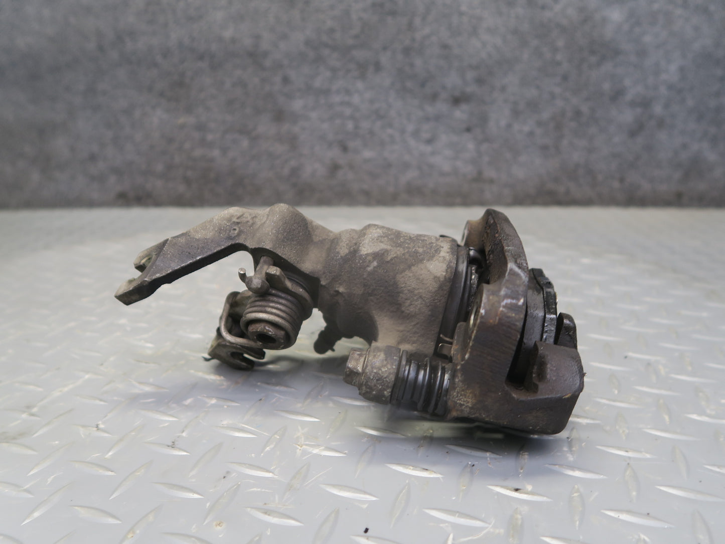 81-83 Datsun S130 280ZX Set of 2 Rear Left & Right Brake Caliper w Hose OEM