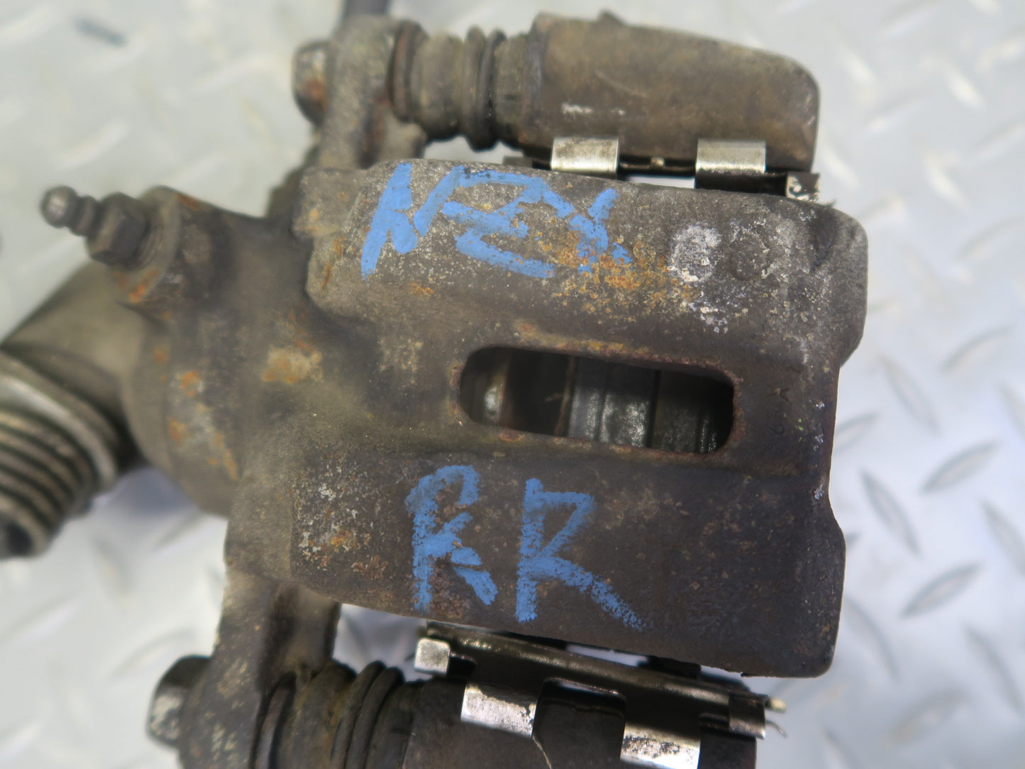 81-83 Datsun S130 280ZX Set of 2 Rear Left & Right Brake Caliper w Hose OEM