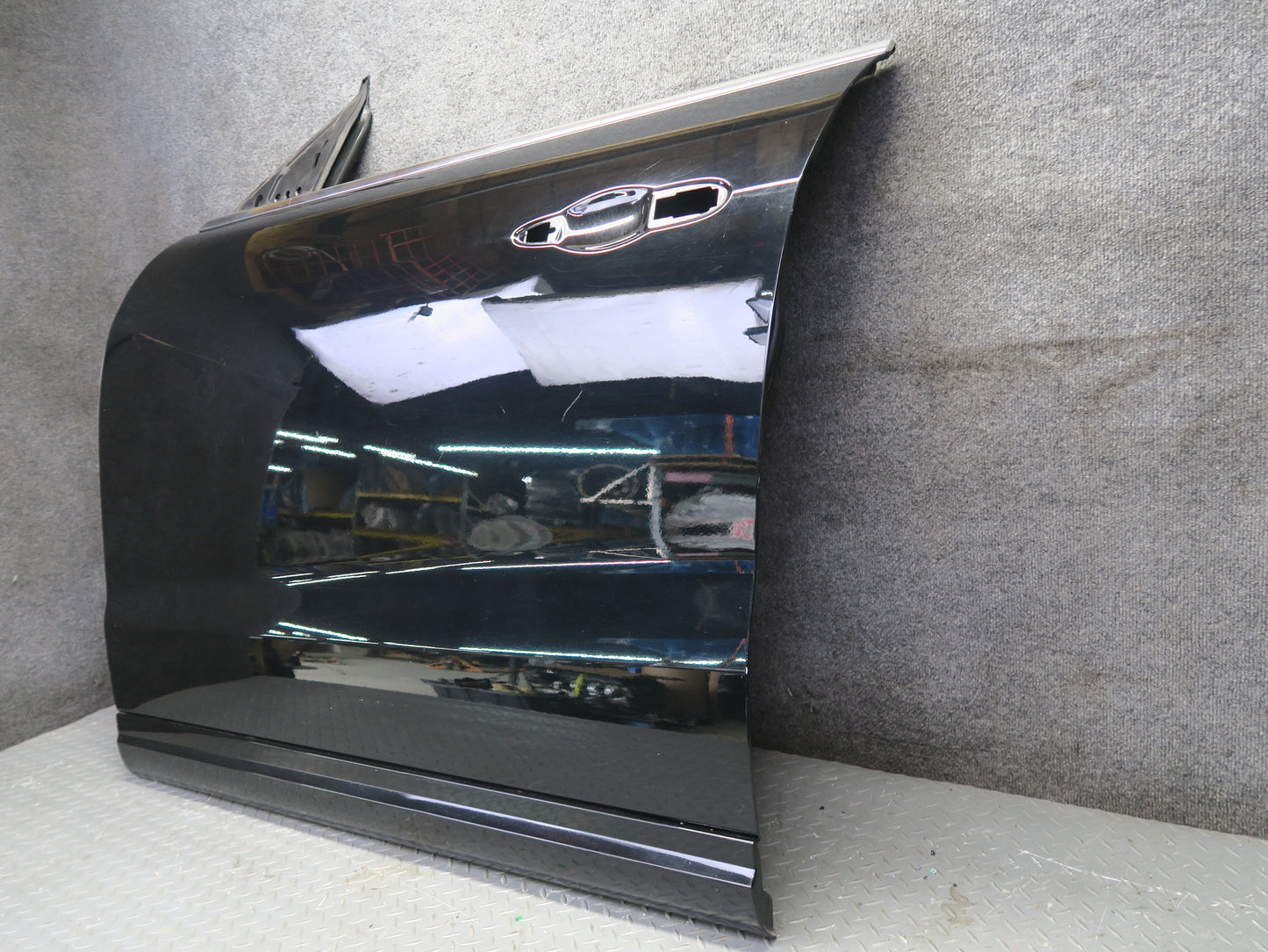 2017-2020 Maserati Levante M161 Front Left Door Shell Panel Black