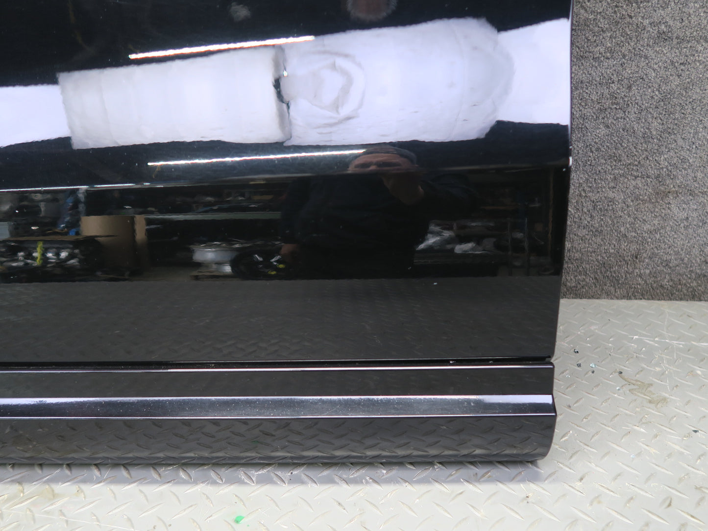 2017-2020 Maserati Levante M161 Front Left Door Shell Panel Black