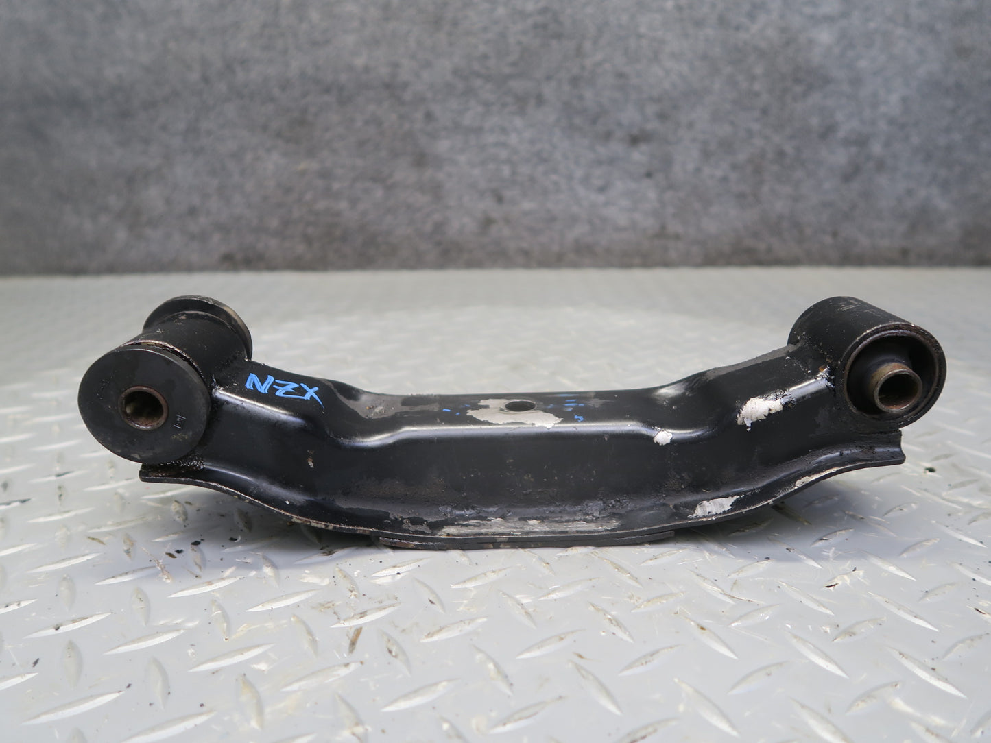 82-83 Datsun Nissan 280ZX S130 3N71B Automatic Transmission Mount Bracket OEM