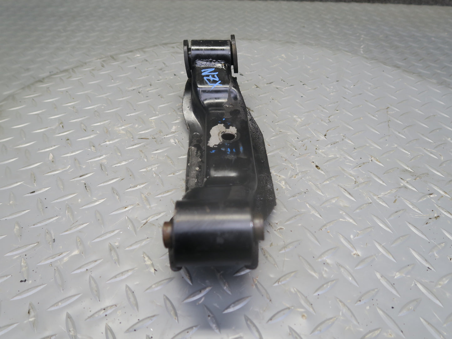 82-83 Datsun Nissan 280ZX S130 3N71B Automatic Transmission Mount Bracket OEM