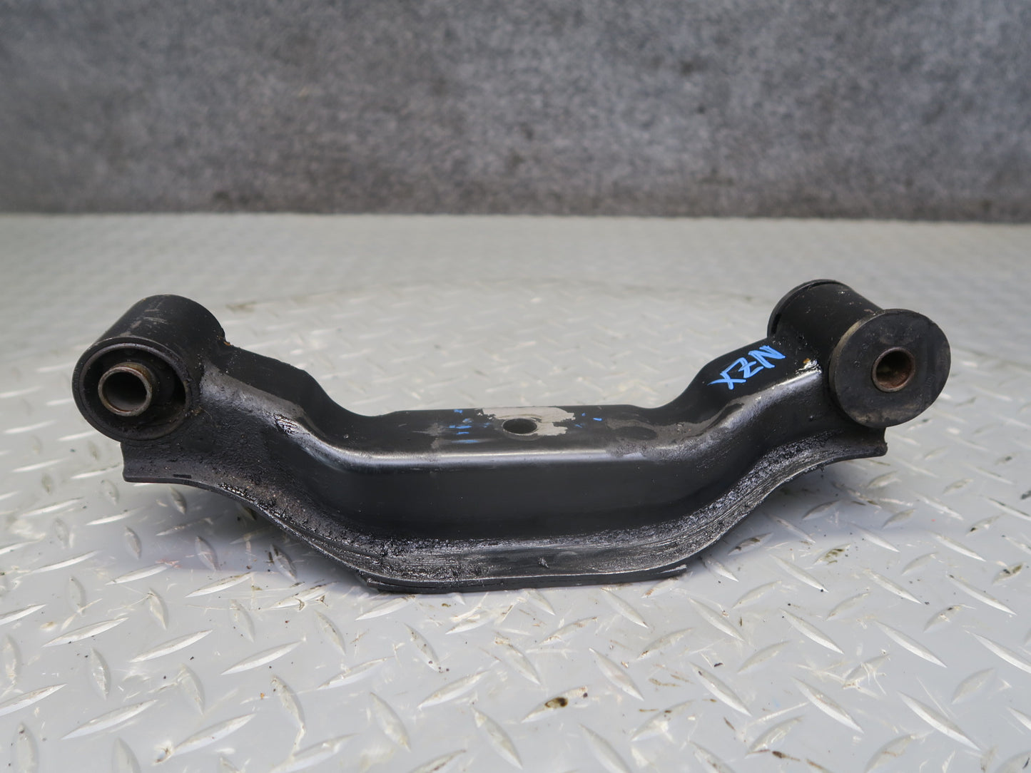 82-83 Datsun Nissan 280ZX S130 3N71B Automatic Transmission Mount Bracket OEM