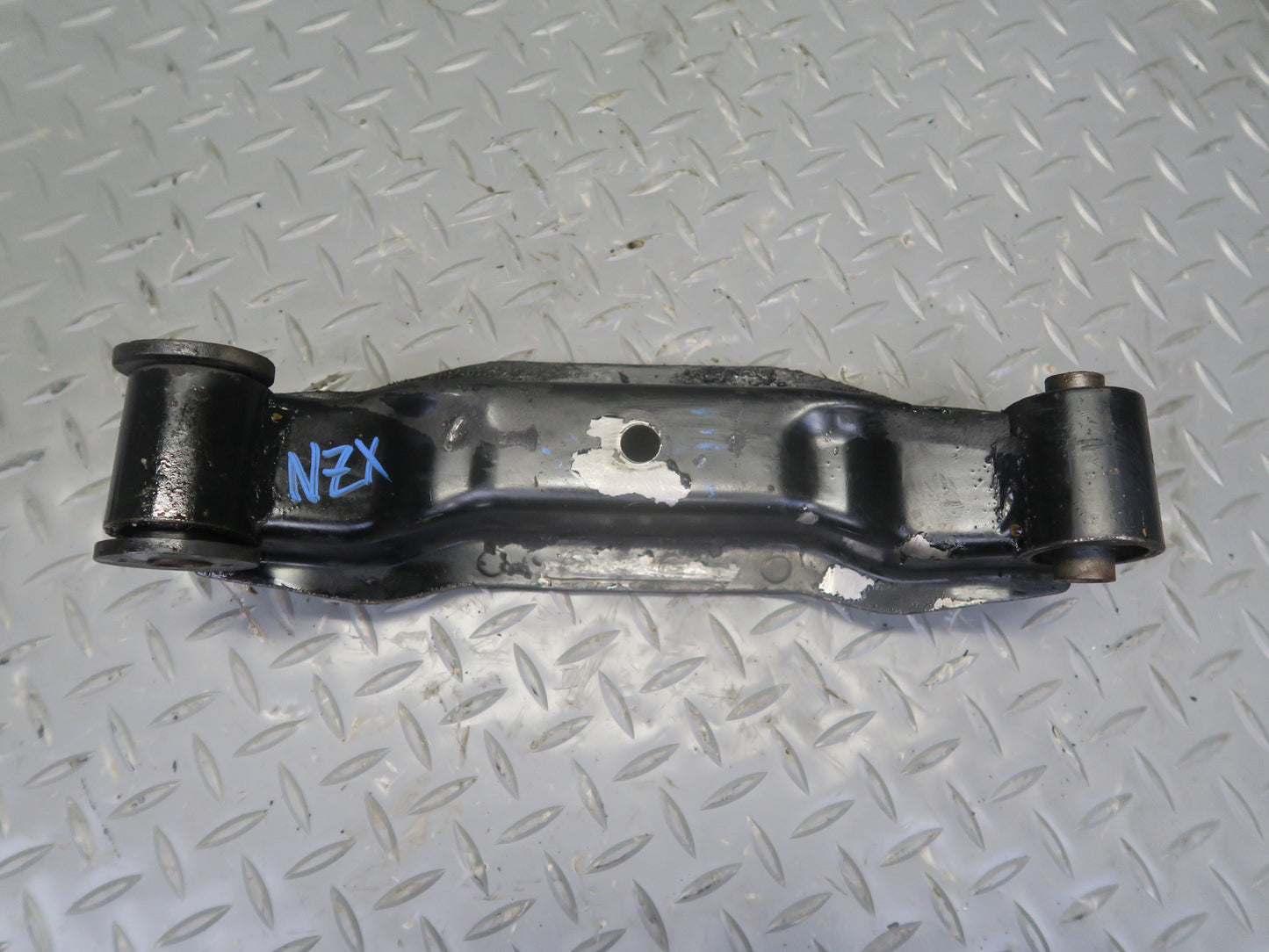 82-83 Datsun Nissan 280ZX S130 3N71B Automatic Transmission Mount Bracket OEM