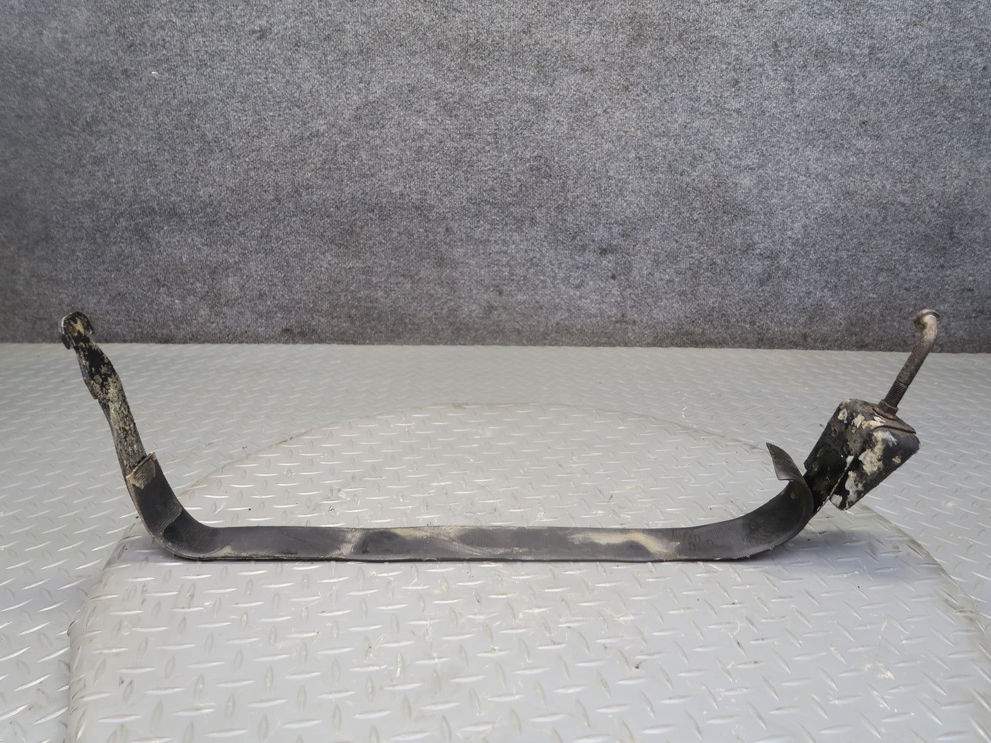 79-83 Datsun Nissan 280ZX S130 Set of 2 Fuel Gas Tank Strap Mount Bracket OEM