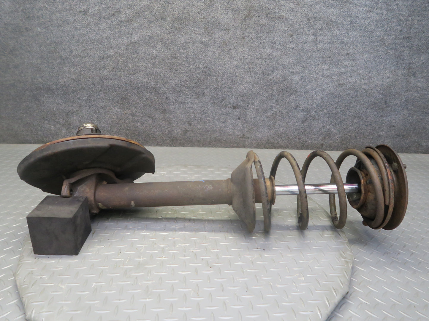 82-83 Datsun 280ZX S130 2+2 NA Front Right Shock Strut w Spindle Knuckle OEM