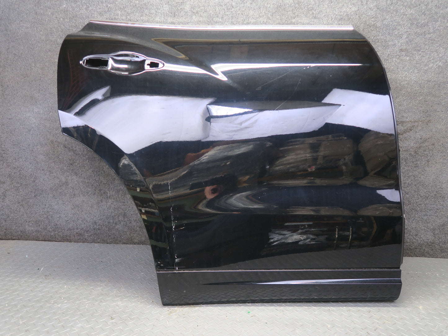 2017-2020 Maserati Levante M161 Rear Right Door Shell Panel Black