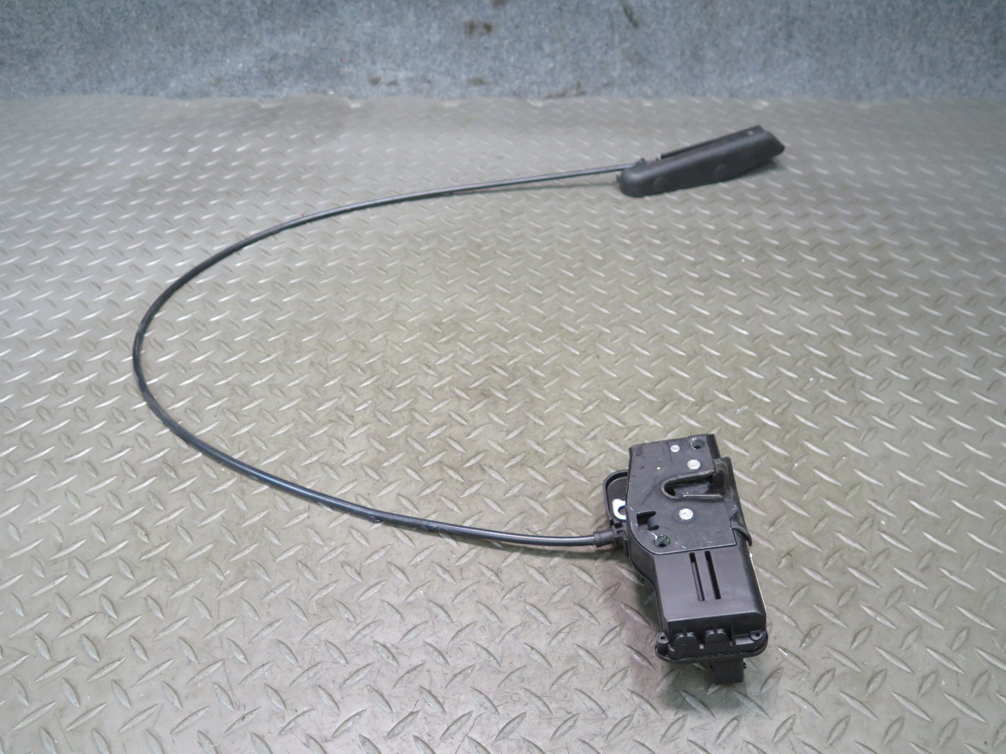 05-13 Chevrolet Corvette C6 Right Passenger Door Lock Handle Cable 10352332 OEM